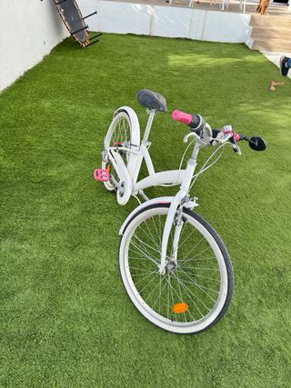 Bicicleta infantil niña blanca