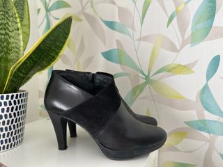 Botines piel y ante negros talla 40