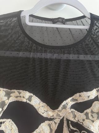 Body negro con encaje y pedrería