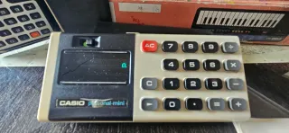 Lote de calculadoras y teclados Casio