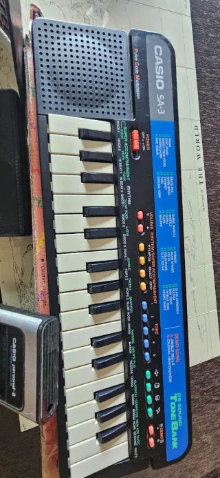 Lote de calculadoras y teclados Casio