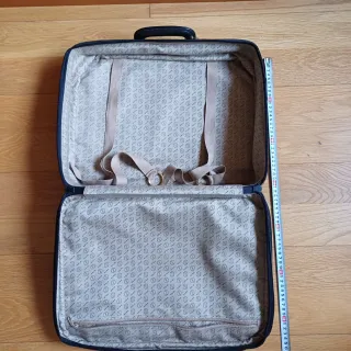 Cartera de piel negra