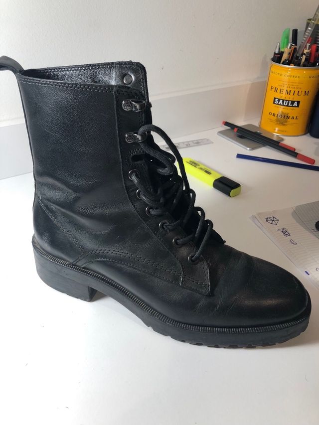 Botas de cuero negras