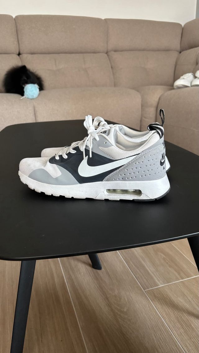 Zapatillas Nike Air Max Tavas Hombre Gris/Blanco