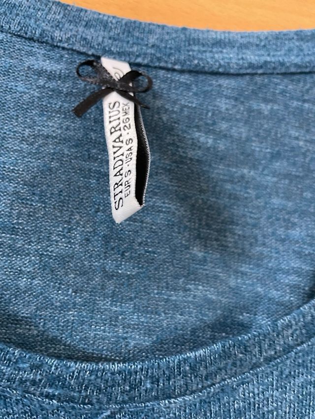 Jersey azul con estrellas doradas