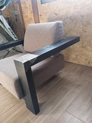 Sillón de diseño beige y negro