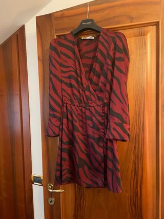 Vestito elegante chiffon rosso e nero