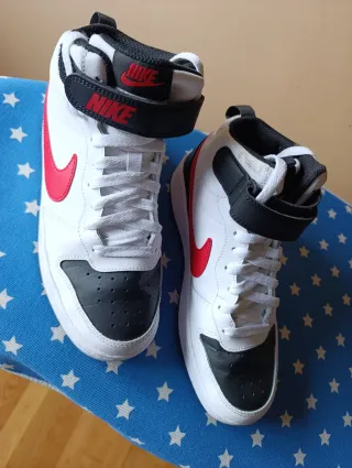 Deportivas Nike Blancas y Negras Talla...