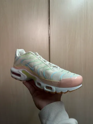 Nike Air Max Plus Crimson Tint