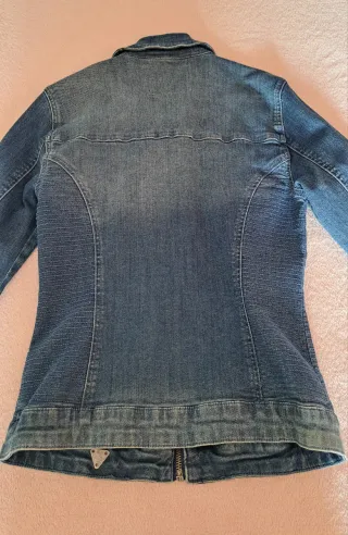 Cazadora vaquera Guess