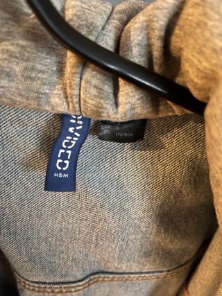 Chaqueta vaquera con capucha