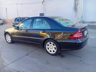 Mercedes-Benz Clase C 2004