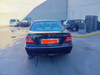 Mercedes-Benz Clase C 2004