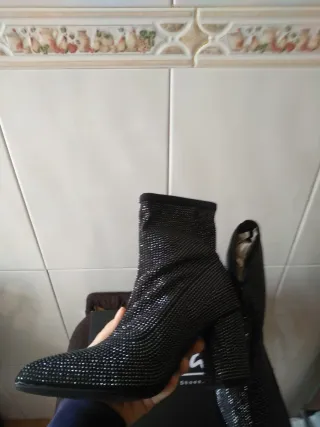 Botines La Strada Negros con Brillantes