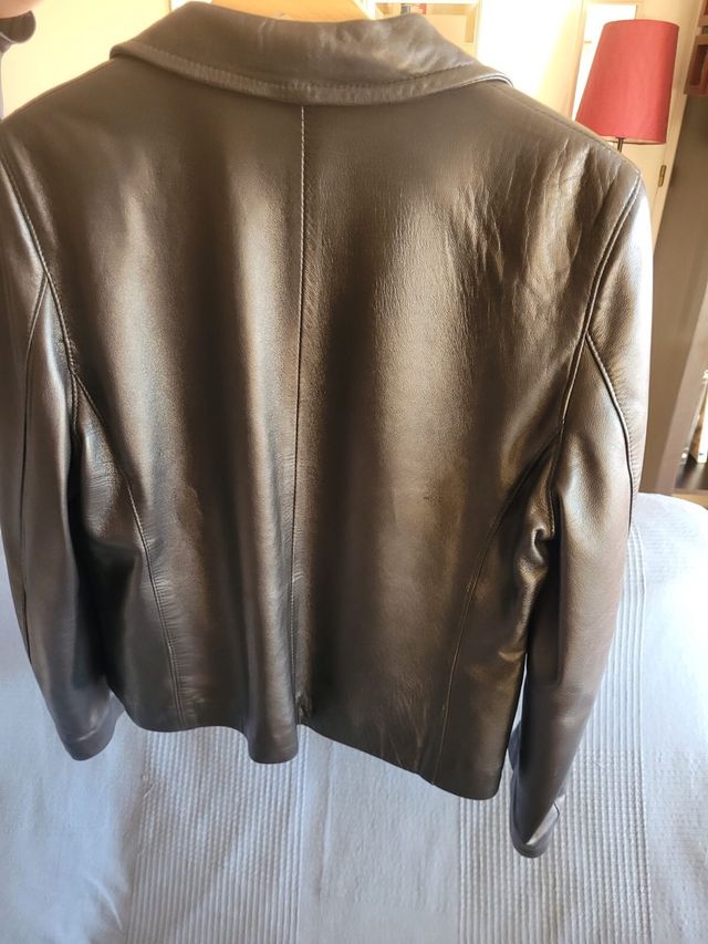 Chaqueta de cuero marrón