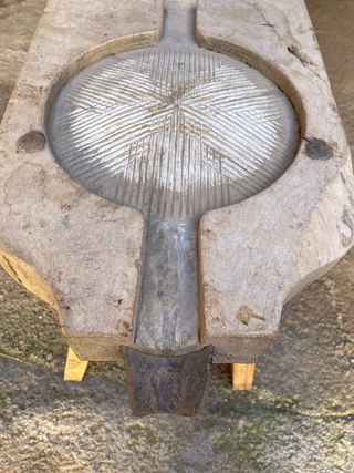 Mesa Quesera de madera Antigua,