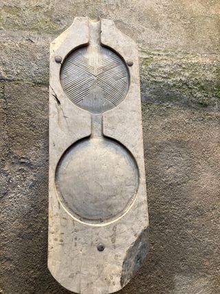 Mesa Quesera de madera Antigua,