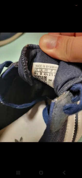 Zapatillas Adidas Azul Marino y Dorado