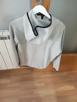 Chaqueta deportiva Nike gris