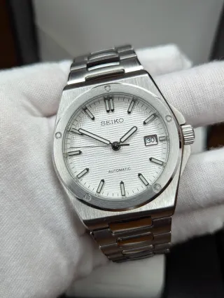 Reloj Seiko Mod Ingenieur Gris Plateado y Blanco