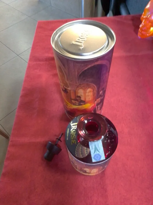 Bottiglia Gin J.Rose con astuccio