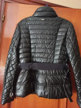 Plumífero Guess Negro Talla M