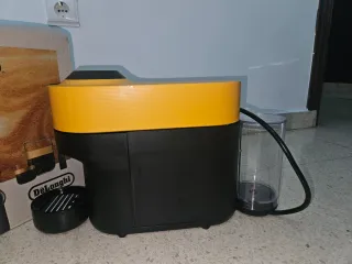 Cafetera Nespresso Vertuo Pop Dorada