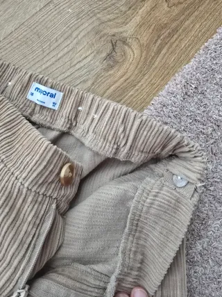 Pantalón beige de pana Mayoral