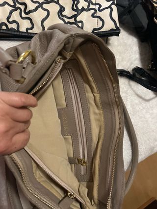 Bolso Prada gris y dorado