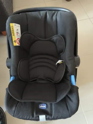 Silla de paseo, capazo y silla coche marca Chicco