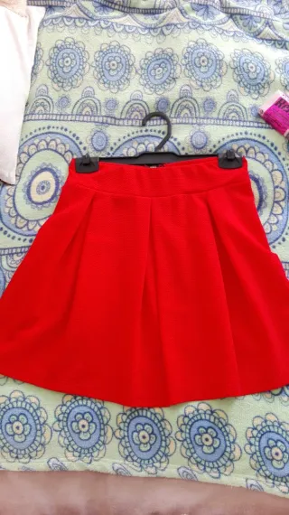 4 Faldas Nuevas por8€