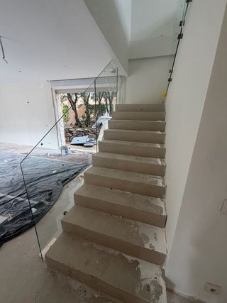 Barandilla de cristal con botones