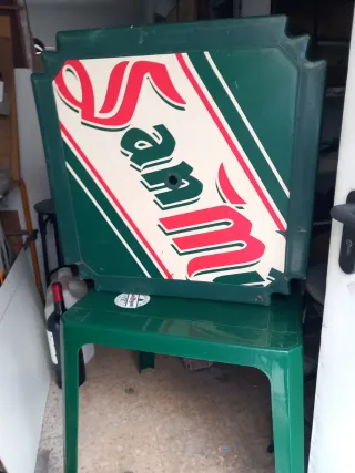 Lote 8 Sillas Plástico San Miguel + 2 Mesas