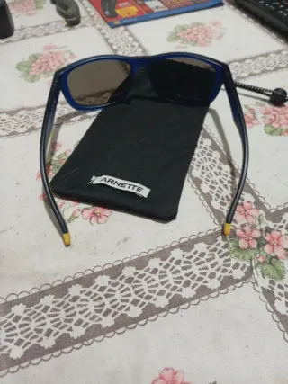 Gafas de sol Arnette azules, y polarizadas