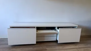 Mueble de comedor blanco