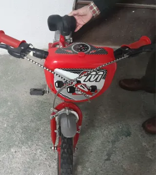 Bicicleta infantil roja MAX FORMULA