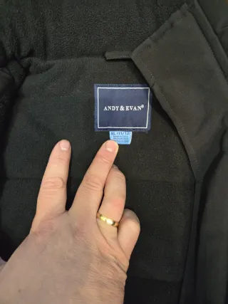 Chamarra azul en buen estado