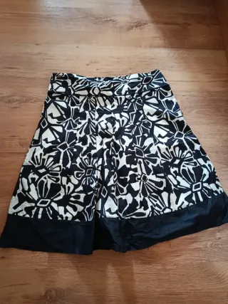 Falda CASCANUECES Talla M Estampada Sin Estrenar