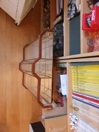 Antigua Vitrina expositora madera y cristal