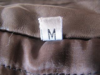 Chaqueta de piel marrón