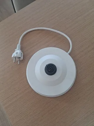 Hervidor Bergner Blanco. En perfecto estado.