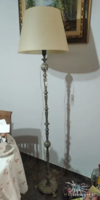 Lámpara de pie bronce y tela