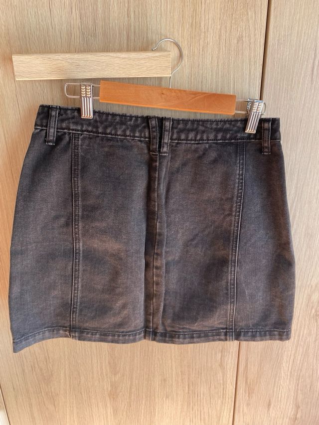 Falda vaquera Stradivarius gris