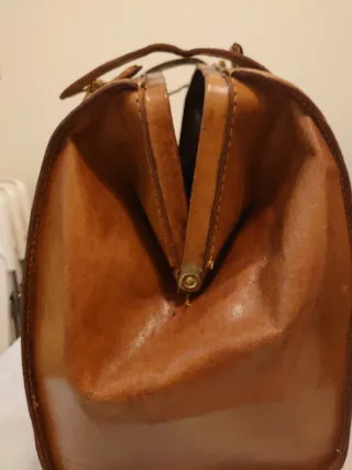 Maletín estilo médico de piel