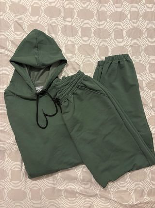 Conjunto Sudadera y Pantalón Verde