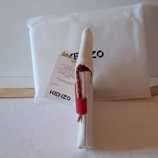 Pochette Kenzo Parfums beige e rossa