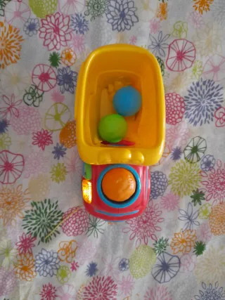 Camión de juguete con música y luces