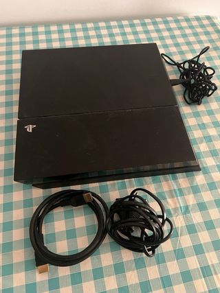 PS4 (PlayStation 4) Negra + 2 Mandos.