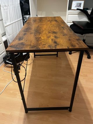 Mesa de oficina en perfecto estado