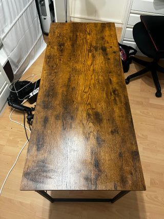 Mesa de oficina en perfecto estado